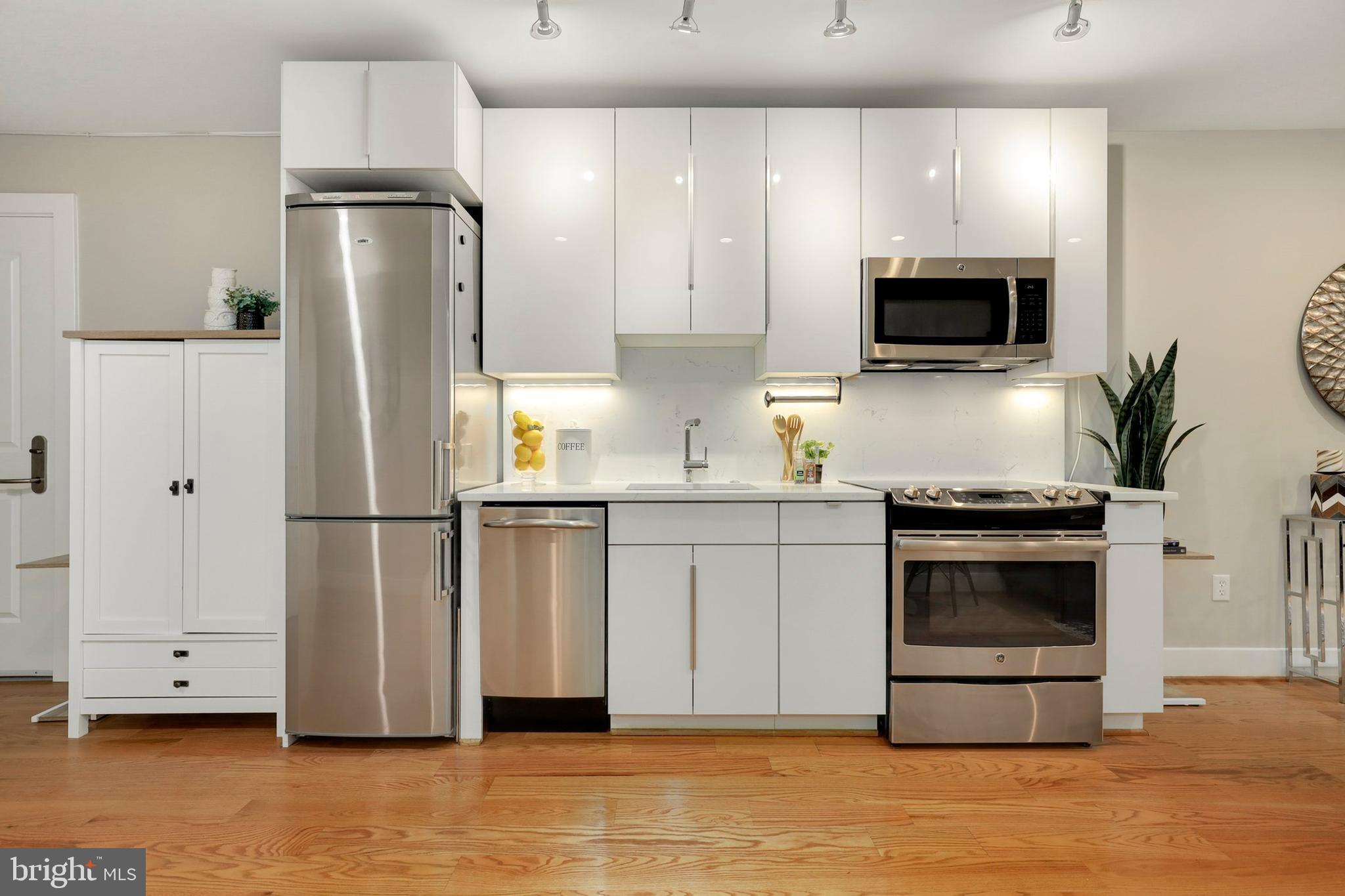 1209 G Street Southeast, Unit 1 Washington, DC 20003 - Photo 10 of 23