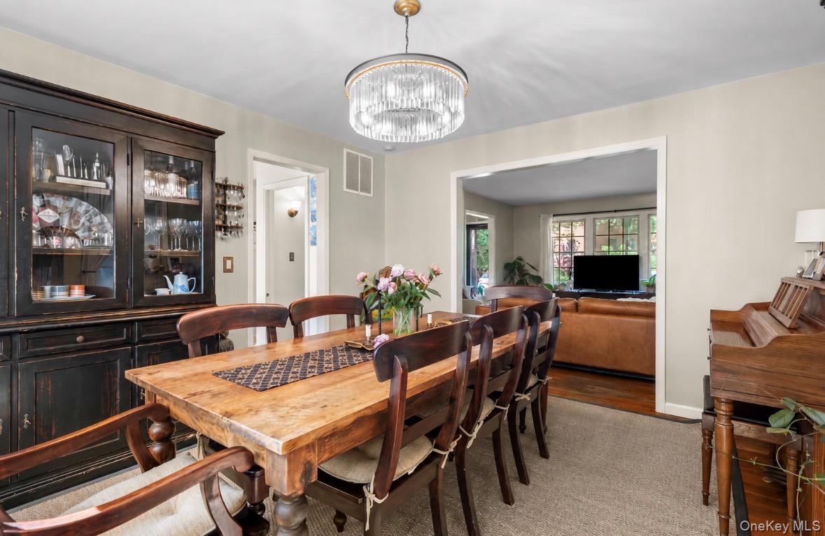 8 Burton Road Larchmont, NY 10538 - Photo 8 of 29
