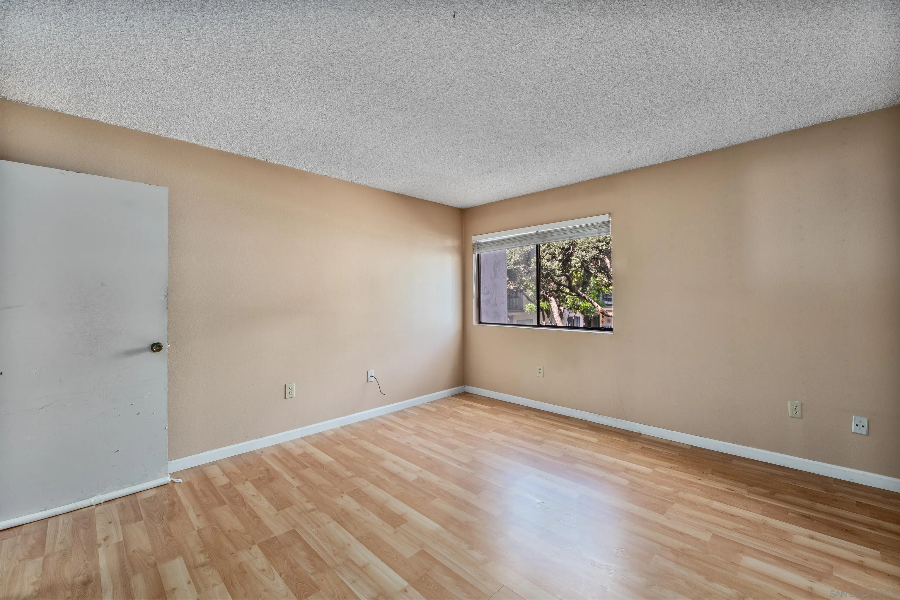 6780 Friars Road, Unit 212 San Diego, CA 92108 - Photo 12 of 25 a view of an empty room