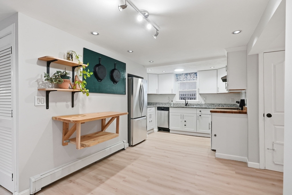 86 Indian Road Waltham, MA 02451 - Photo 3 of 33 Gallery Image 3