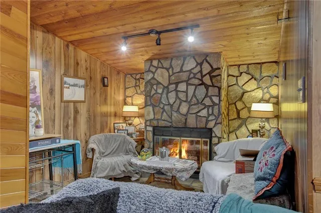 $879,999 | 1345 Ronald Reagan Boulevard, Cumming, GA 30041