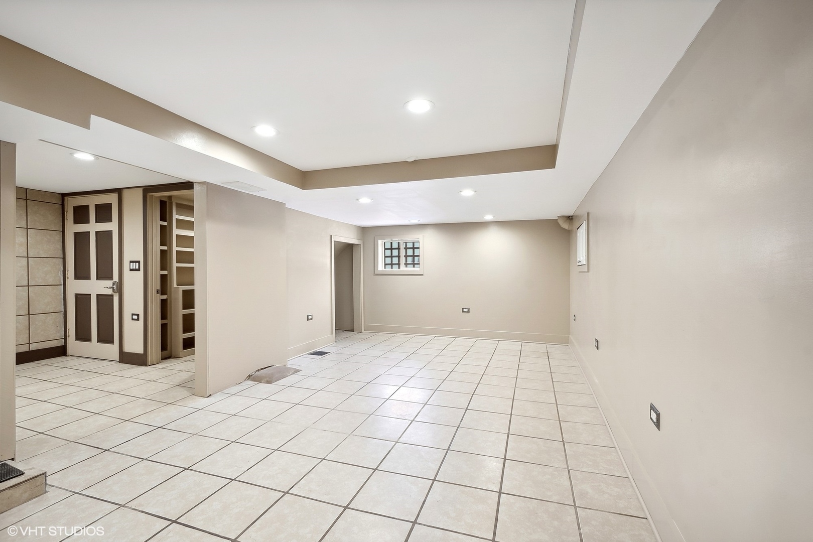 207 North Happ Road Northfield, IL 60093 - Photo 21 of 31 a view of an empty room