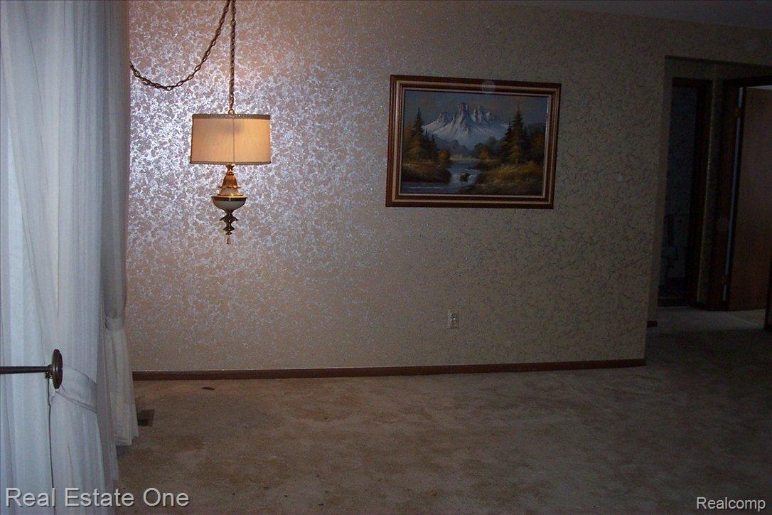 34235 Mulvey Road Fraser, MI 48026 - Photo 2 of 8 318