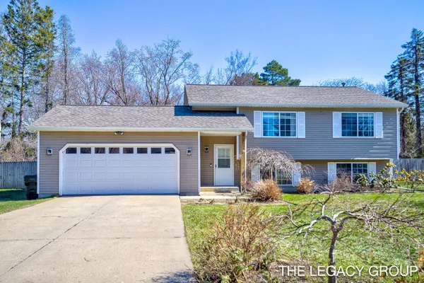 $399,900 | 651 South 160th Avenue, Holland, MI 49423