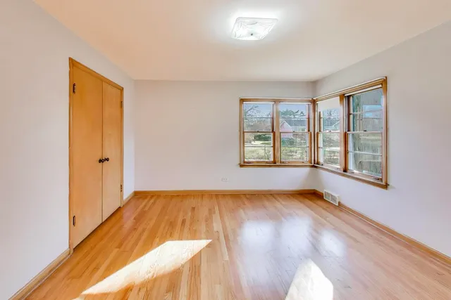 $325,000 | 12200 South Oak Park Avenue, Palos Heights, IL 60463