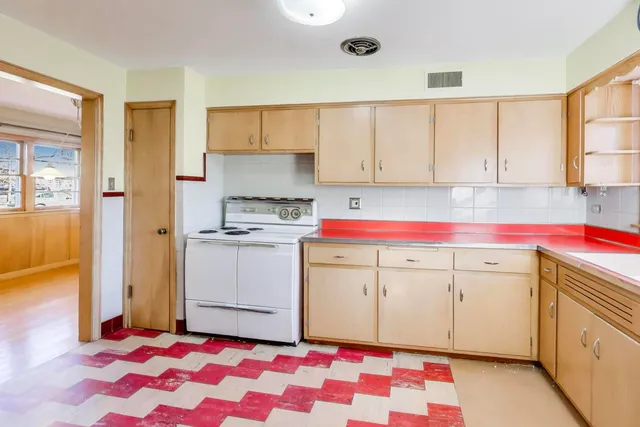 $315,000 | 12200 South Oak Park Avenue, Palos Heights, IL 60463