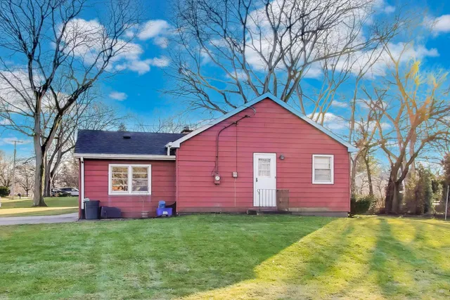 $325,000 | 12200 South Oak Park Avenue, Palos Heights, IL 60463