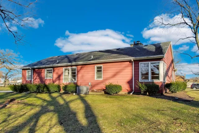 $325,000 | 12200 South Oak Park Avenue, Palos Heights, IL 60463