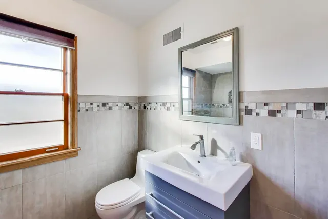 $315,000 | 12200 South Oak Park Avenue, Palos Heights, IL 60463