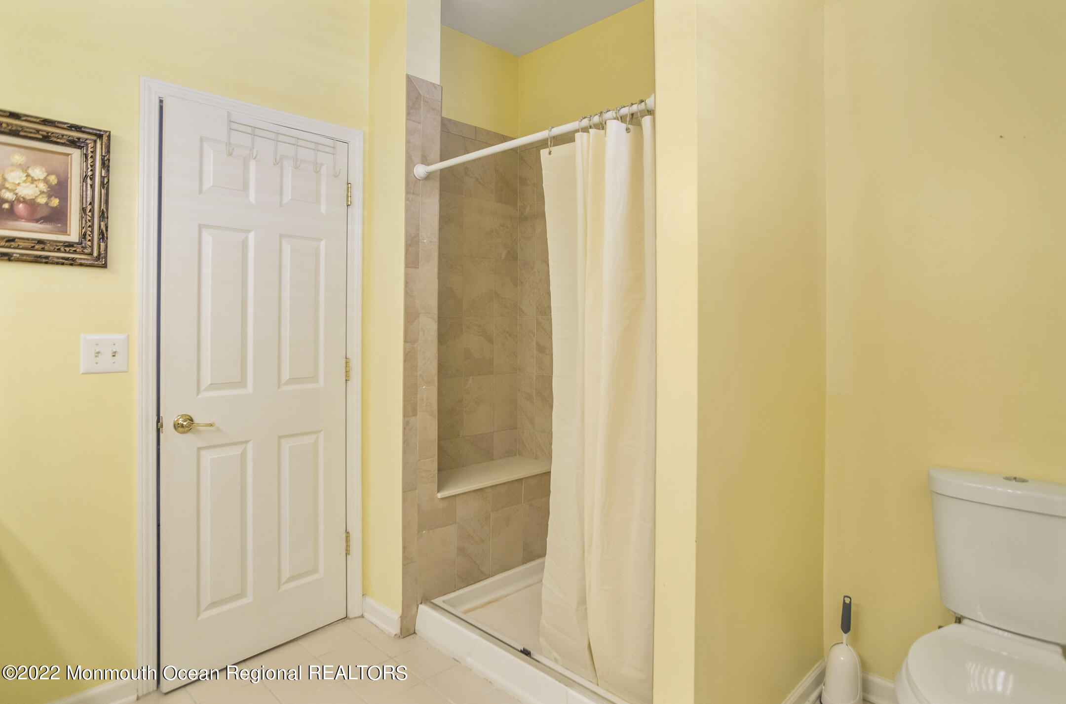11 Banstead Way Jackson, NJ 08527 - Photo 18 of 29 _RMJ4719 master bathroom