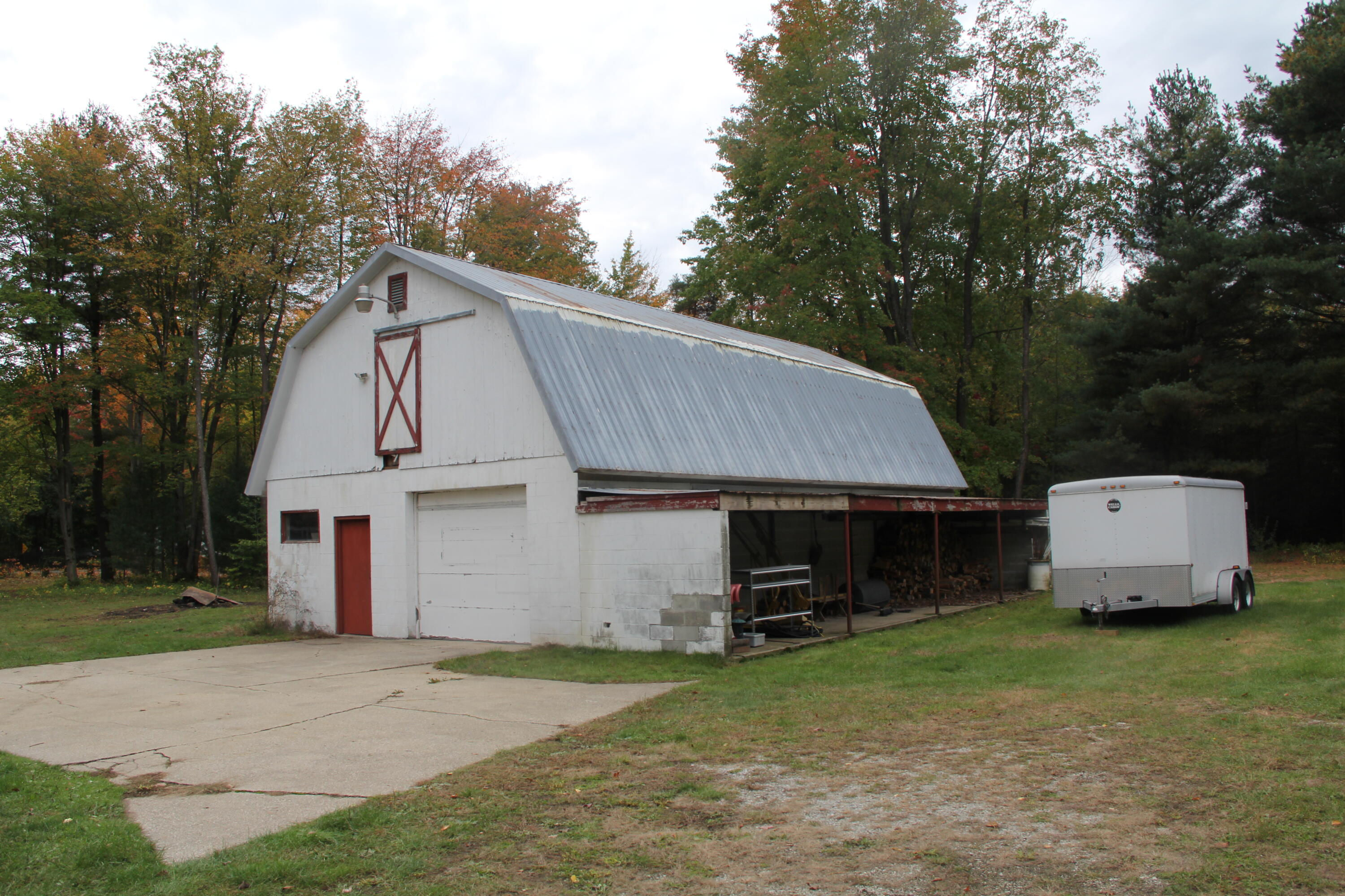 627 North Buys Road Muskegon, MI 49445 - Photo 4 of 33 IMG_2607