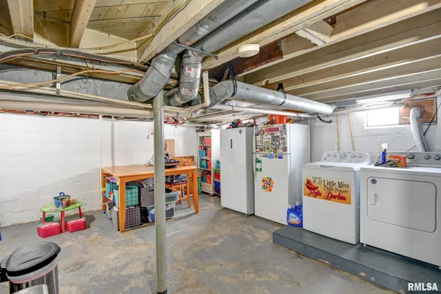 $149,900 | 1311 West Main Cross Street, Taylorville, IL 62568