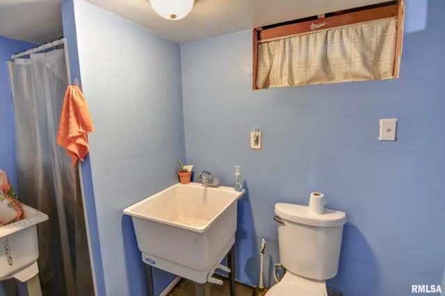 $149,900 | 1311 West Main Cross Street, Taylorville, IL 62568