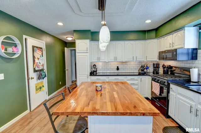 $149,900 | 1311 West Main Cross Street, Taylorville, IL 62568