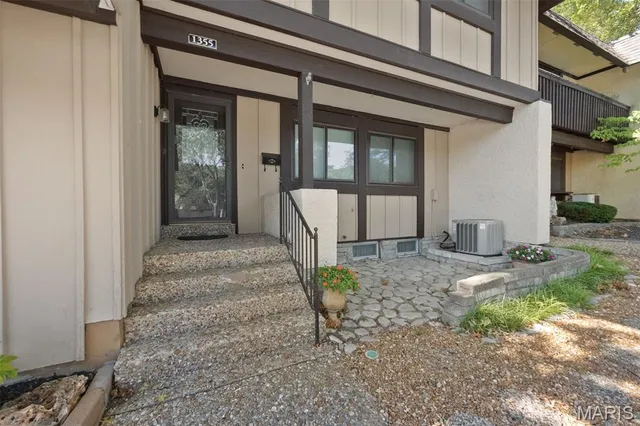 $259,900 | 1355 Hampton Road, Unit B, St. Charles, MO 63303
