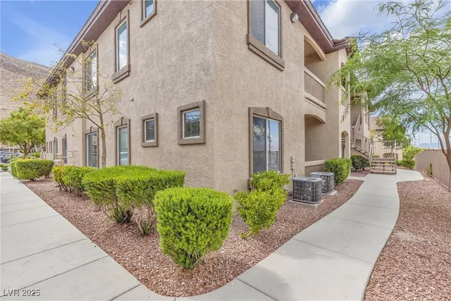 $285,000 | 3544 Desert Cliff Street, Unit 102, Las Vegas, NV 89129