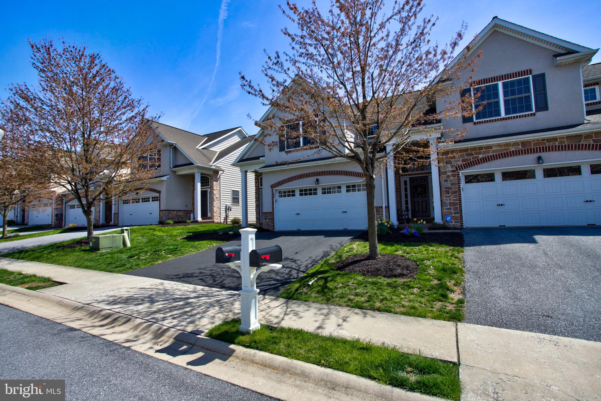 123 Baneberry Lane Lititz, PA 17543 - Photo 3 of 38