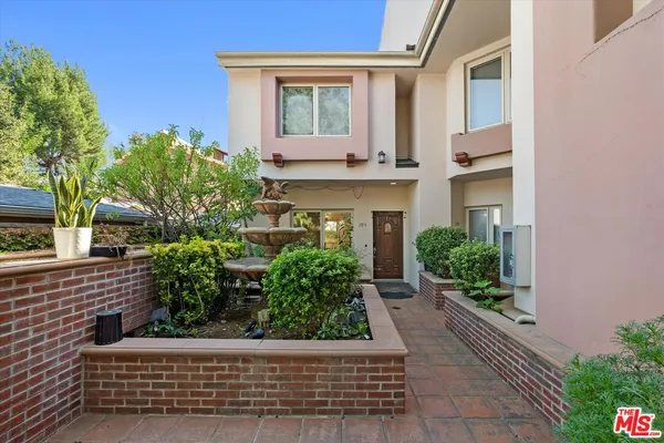 $4,400 | 272 North Chester Avenue, Unit 105, Pasadena, CA 91106