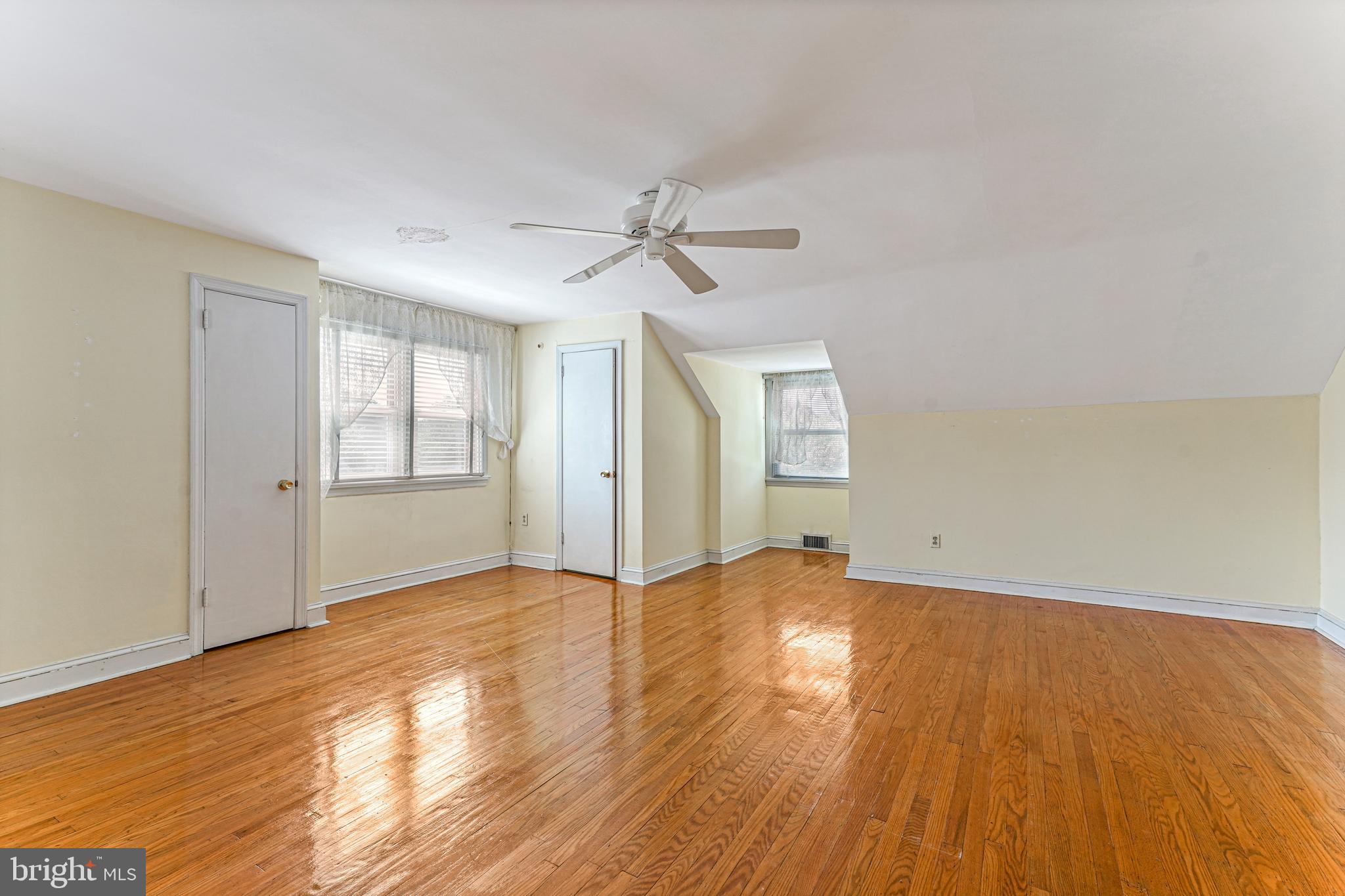 543 Hempstead Road Springfield, PA 19064 - Photo 17 of 31 Main bedroom upper level