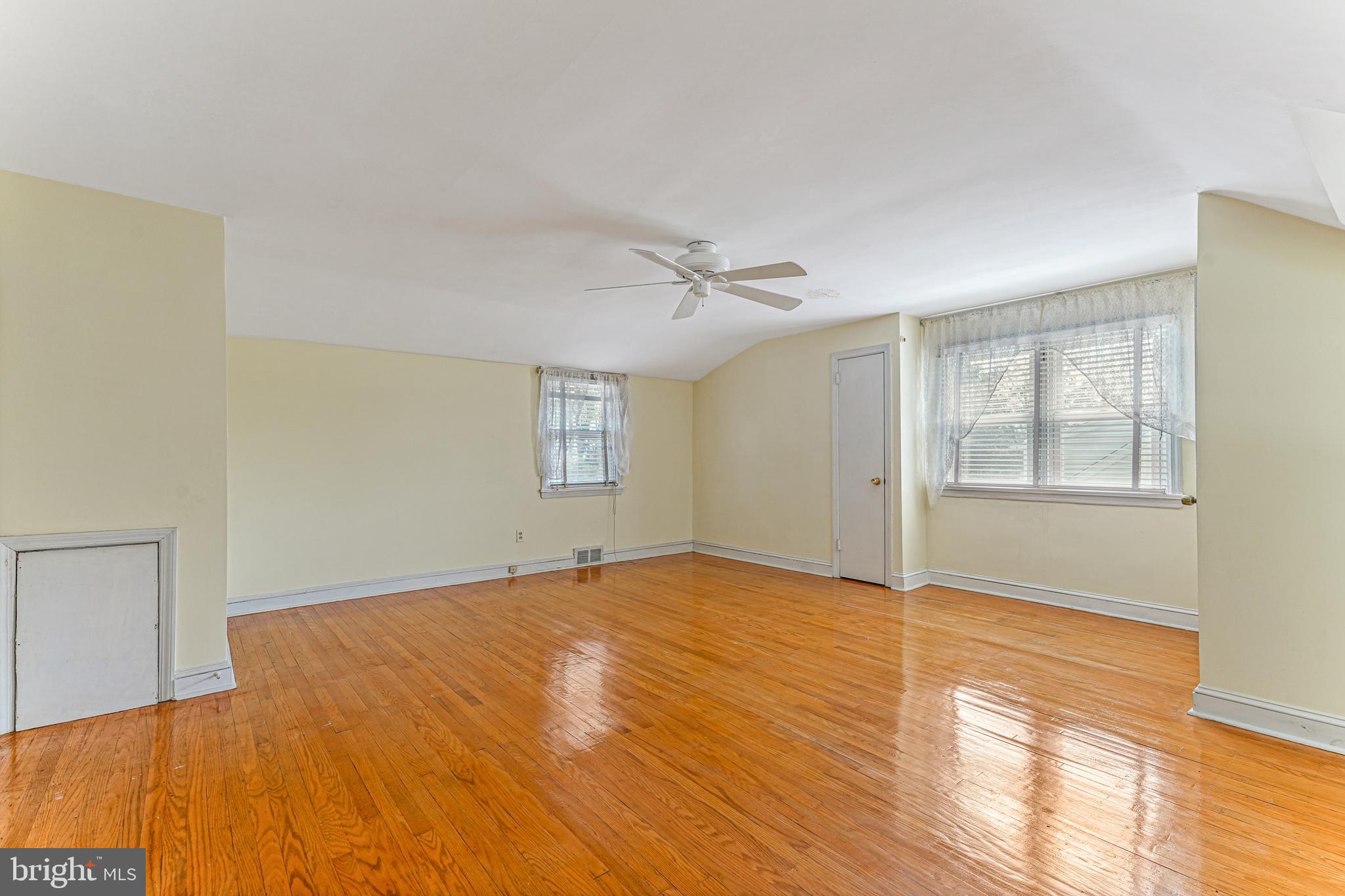 543 Hempstead Road Springfield, PA 19064 - Photo 18 of 31 Main bedroom upper level