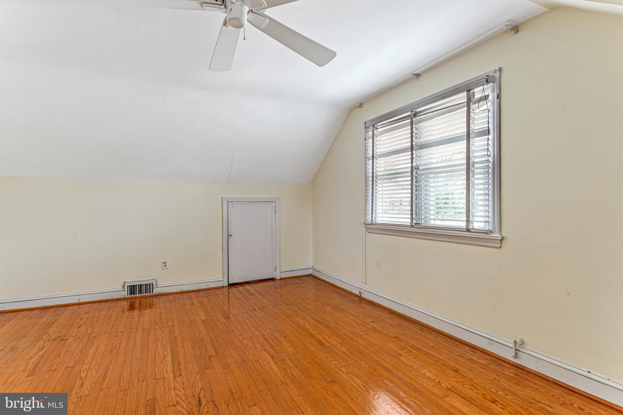 543 Hempstead Road Springfield, PA 19064 - Photo 19 of 31 Bedroom two on upper level with hardwood floors