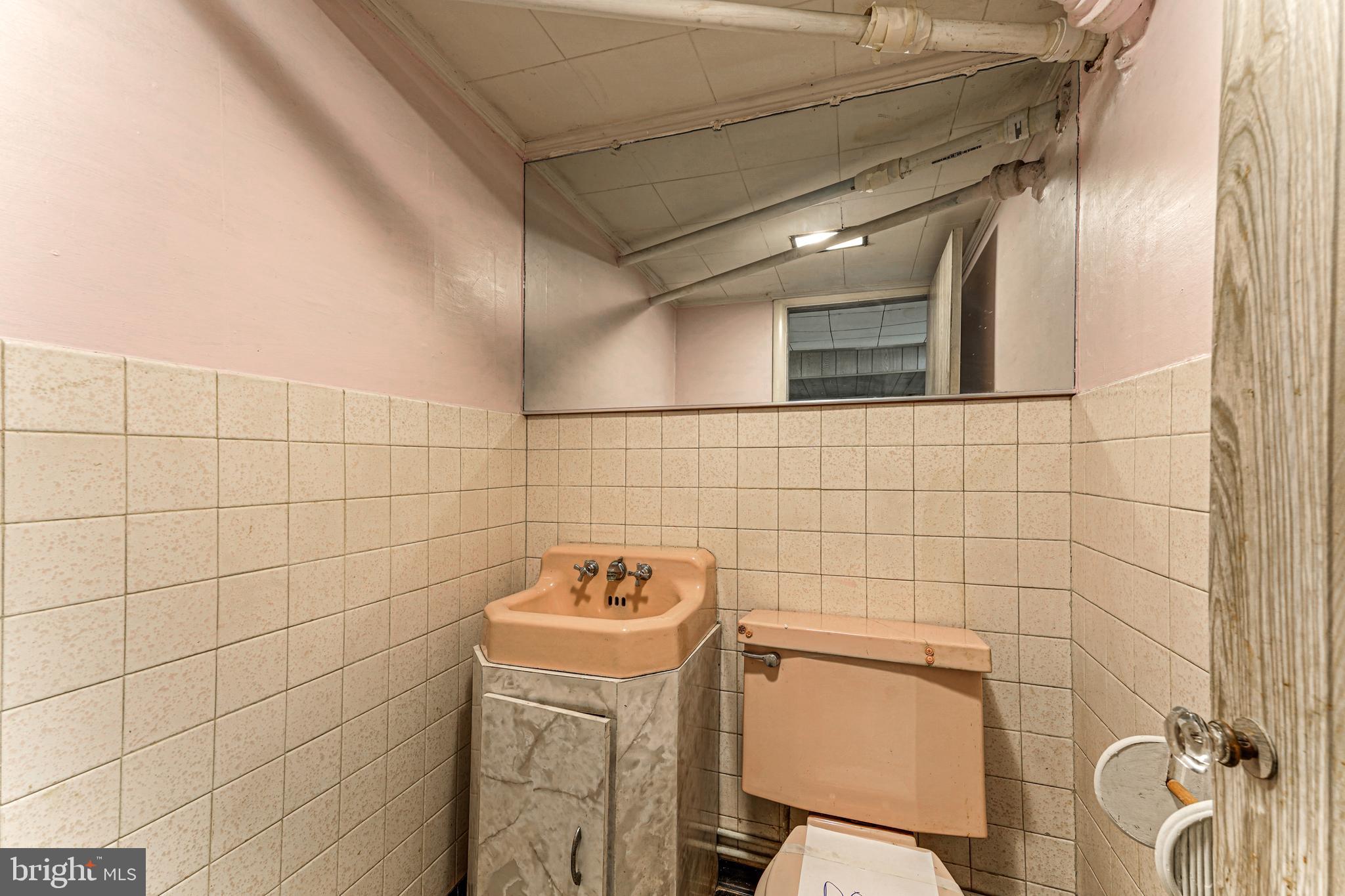 543 Hempstead Road Springfield, PA 19064 - Photo 31 of 31 Basement powder room