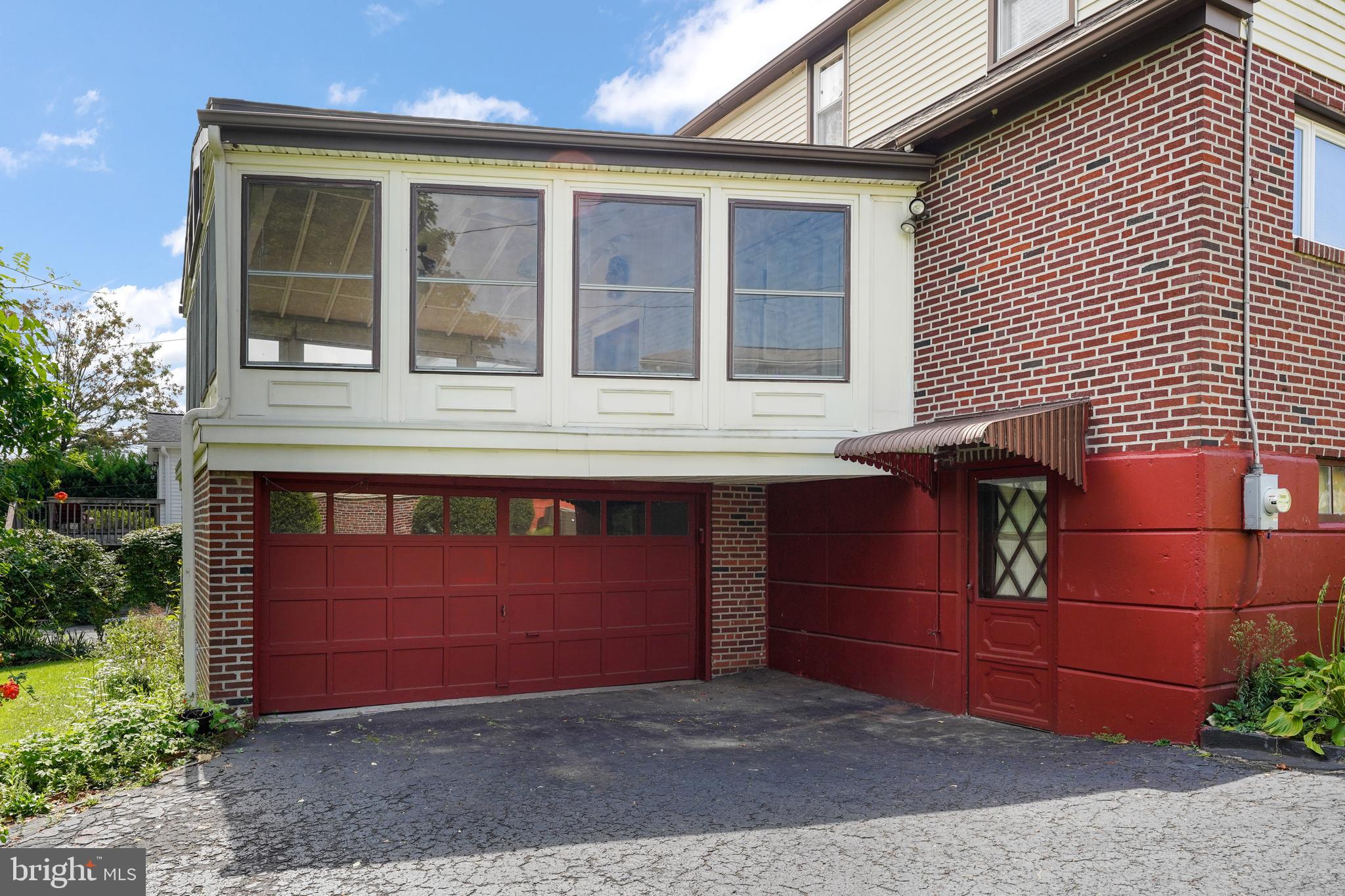 543 Hempstead Road Springfield, PA 19064 - Photo 5 of 31 Two car garage and walk out basement