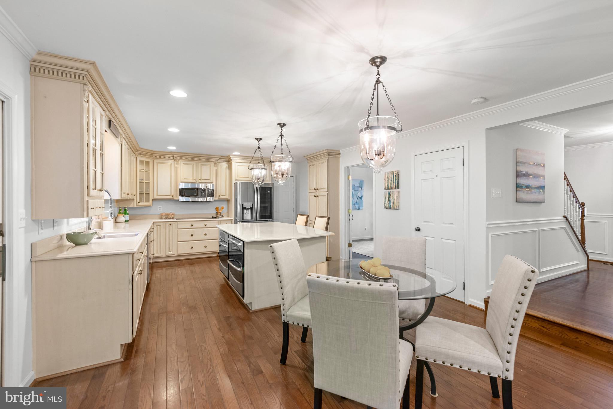 1956 Barton Hill Road Reston, VA 20191 - Photo 5 of 52