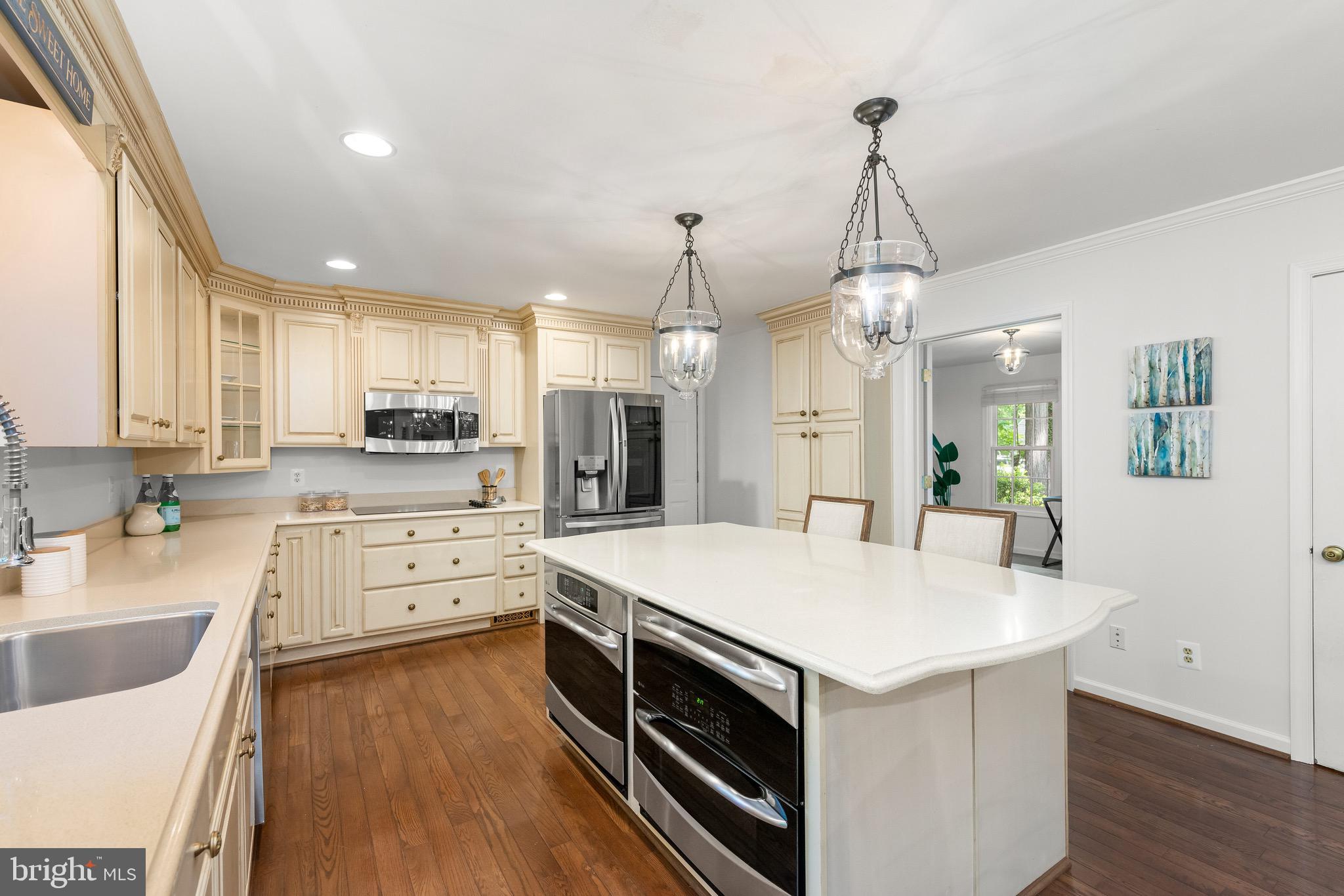 1956 Barton Hill Road Reston, VA 20191 - Photo 6 of 52