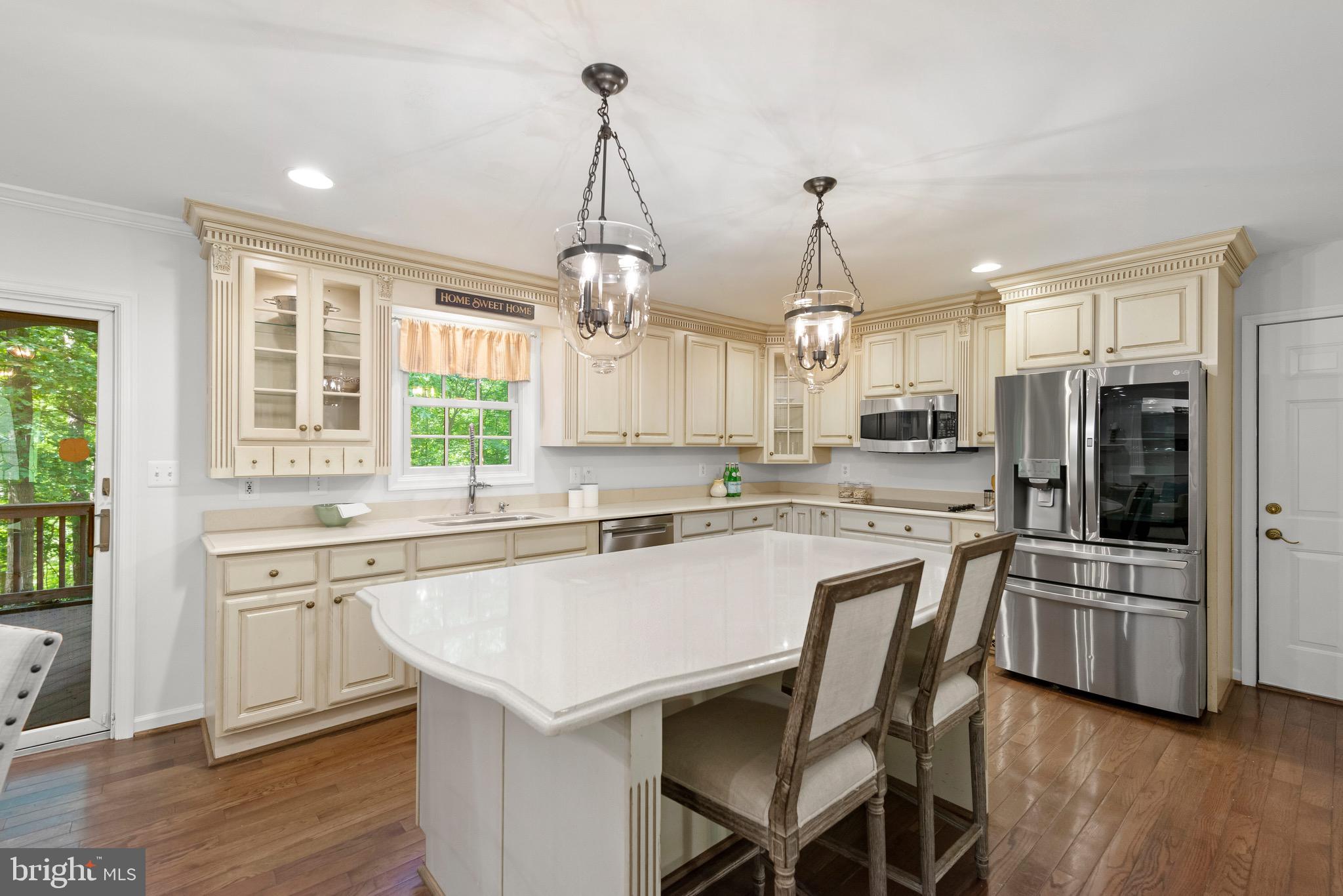 1956 Barton Hill Road Reston, VA 20191 - Photo 7 of 52