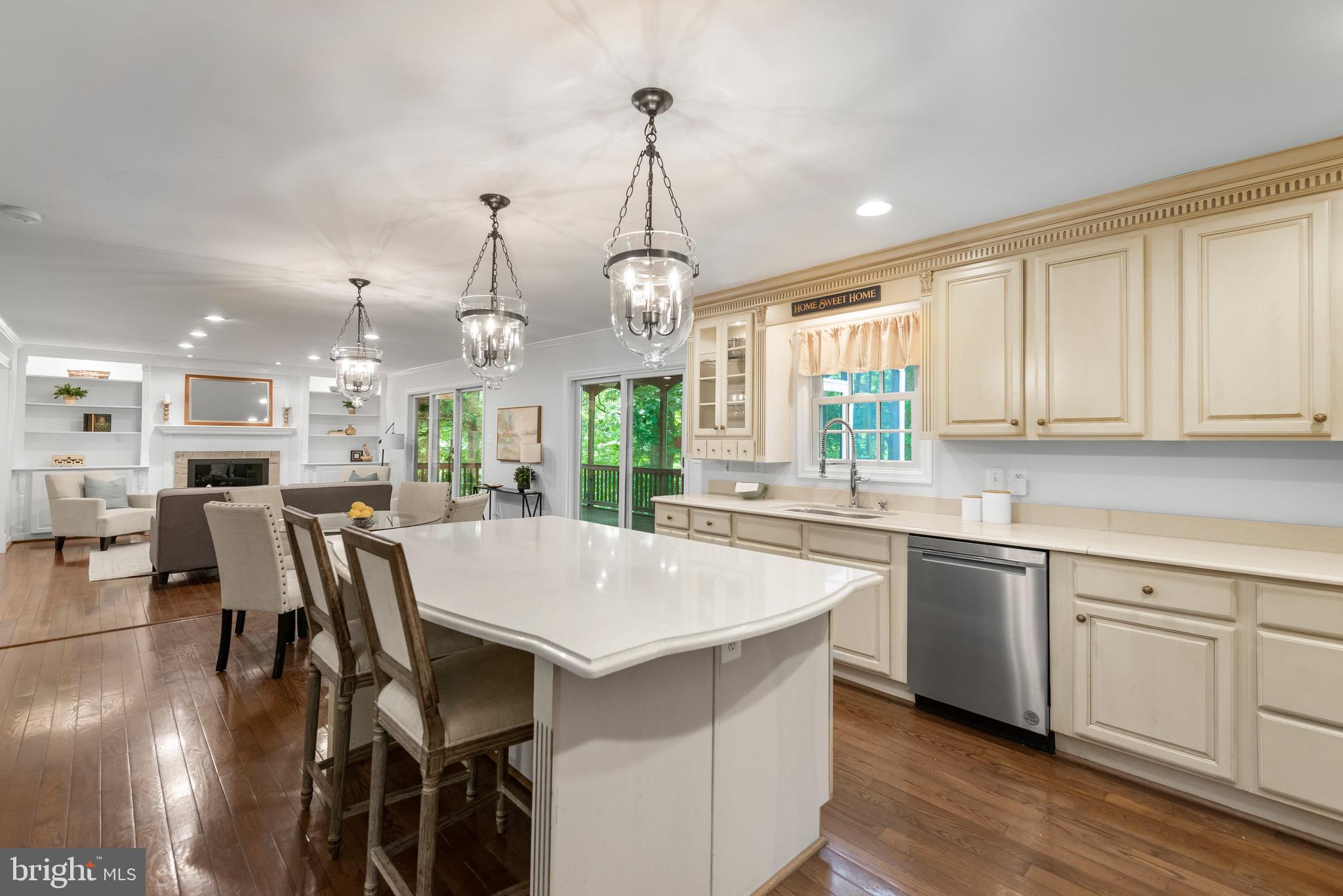 1956 Barton Hill Road Reston, VA 20191 - Photo 9 of 52