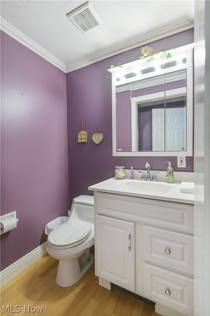 295 Boston Mills Road Hudson, OH 44236 - Photo 11 of 32 First floor half bath