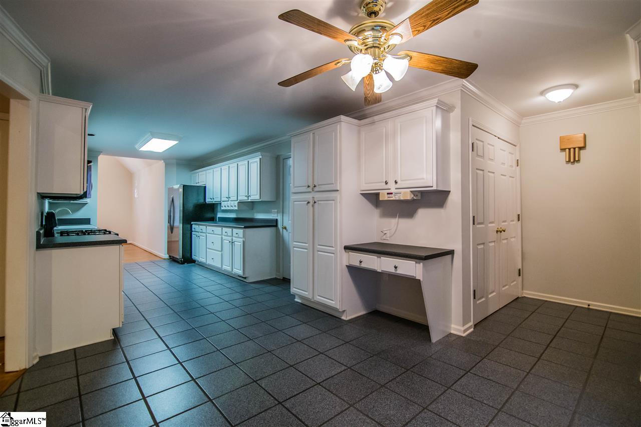 207 Inverness Way Easley, SC 29642 - Photo 8 of 24 Gallery Image 8