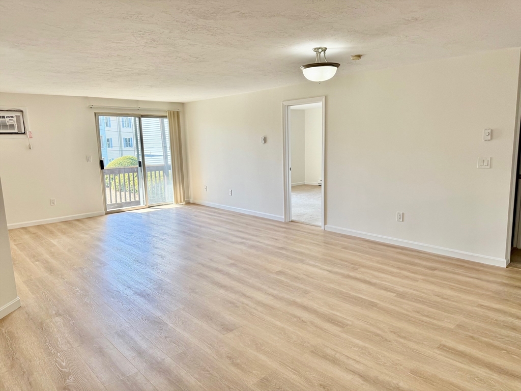 11 Gibbs Street, Unit B20 Worcester, MA 01607 - Photo 3 of 15