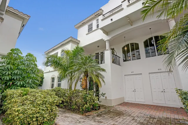 $785,000 | 835 Northeast 16th Terrace, Unit 835, Fort Lauderdale, FL 33304