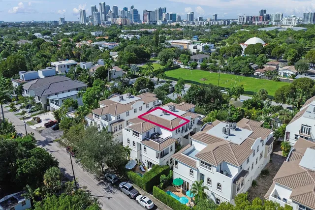 $785,000 | 835 Northeast 16th Terrace, Unit 835, Fort Lauderdale, FL 33304