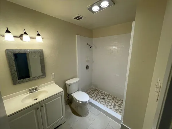 $2,400 | 14046 Rolling Hills Lane, Dallas, TX 75240