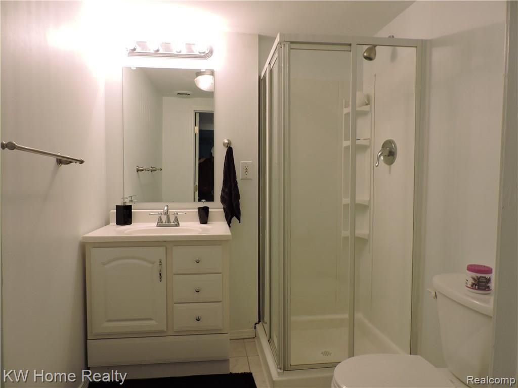 33685 Bostwick Place Farmington Hills, MI 48335 - Photo 17 of 29
