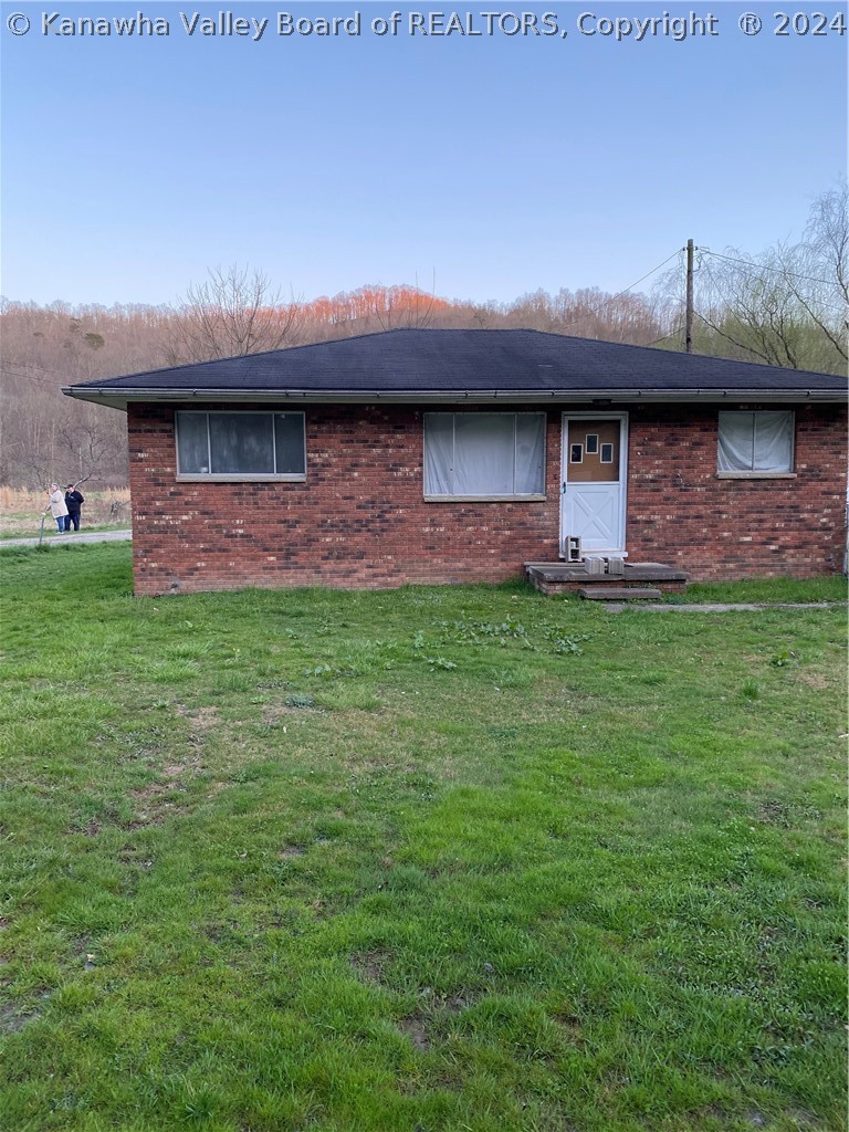5248 Elk River Road South Elkview, WV 25071 - Photo 4 of 13 Gallery Image 4
