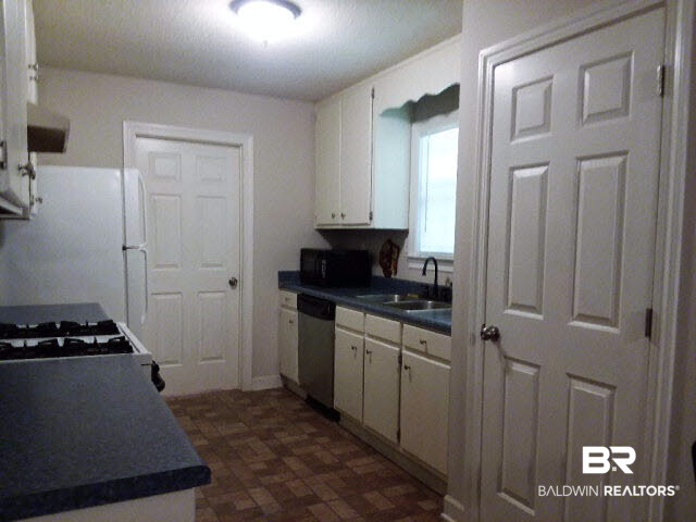 25220 Olive Street Elberta, AL 36530 - Photo 4 of 13 Kitchen