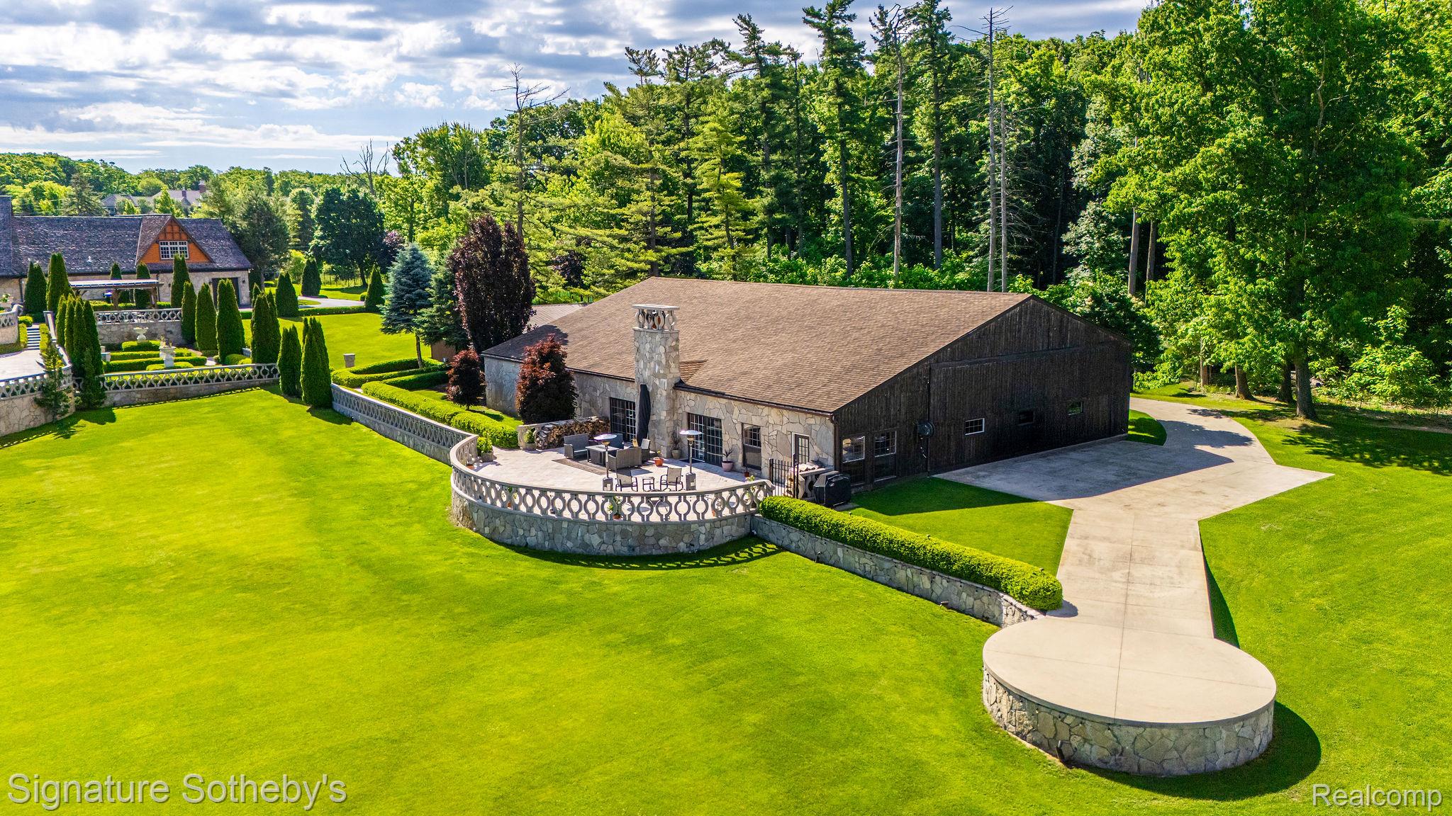 5350 Brewster Road Rochester, MI 48306 - Photo 31 of 35 5350BrewsterRd-7.jpg