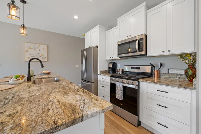 $339,900 | 1844 Woodland Way, Unit 4311, Slinger, WI 53086