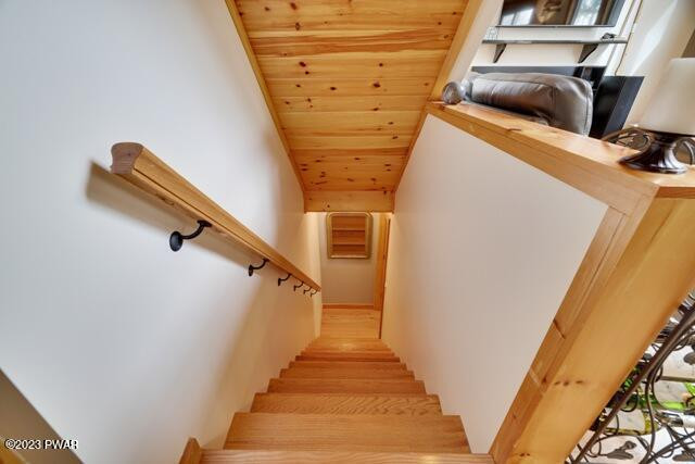 13 Brookfield Road Lake Ariel, PA 18436 - Photo 41 of 51 Stairwell