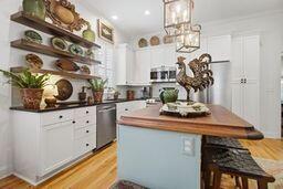 1641 Ware Bottom Lane Mount Pleasant, SC 29464 - Photo 11 of 29 Kitchen Island Seating