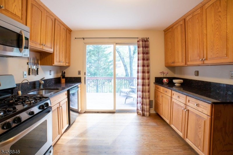 31 Woodland Road Chatham, NJ 07928 - Photo 15 of 21 Gallery Image 15