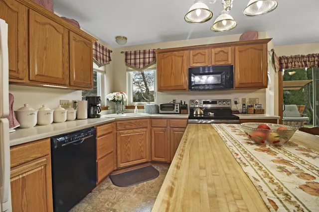 $499,900 | 6457 Norfolk Lane, Mount Pleasant, WI 53406