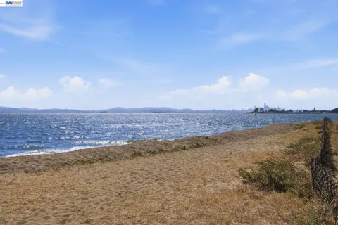 $385,000 | 955 Shorepoint Court, Unit 100, Alameda, CA 94501