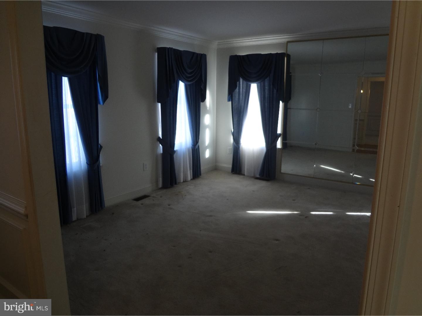 417 Colts Run Road Williamstown, NJ 08094 - Photo 10 of 23 Living Room