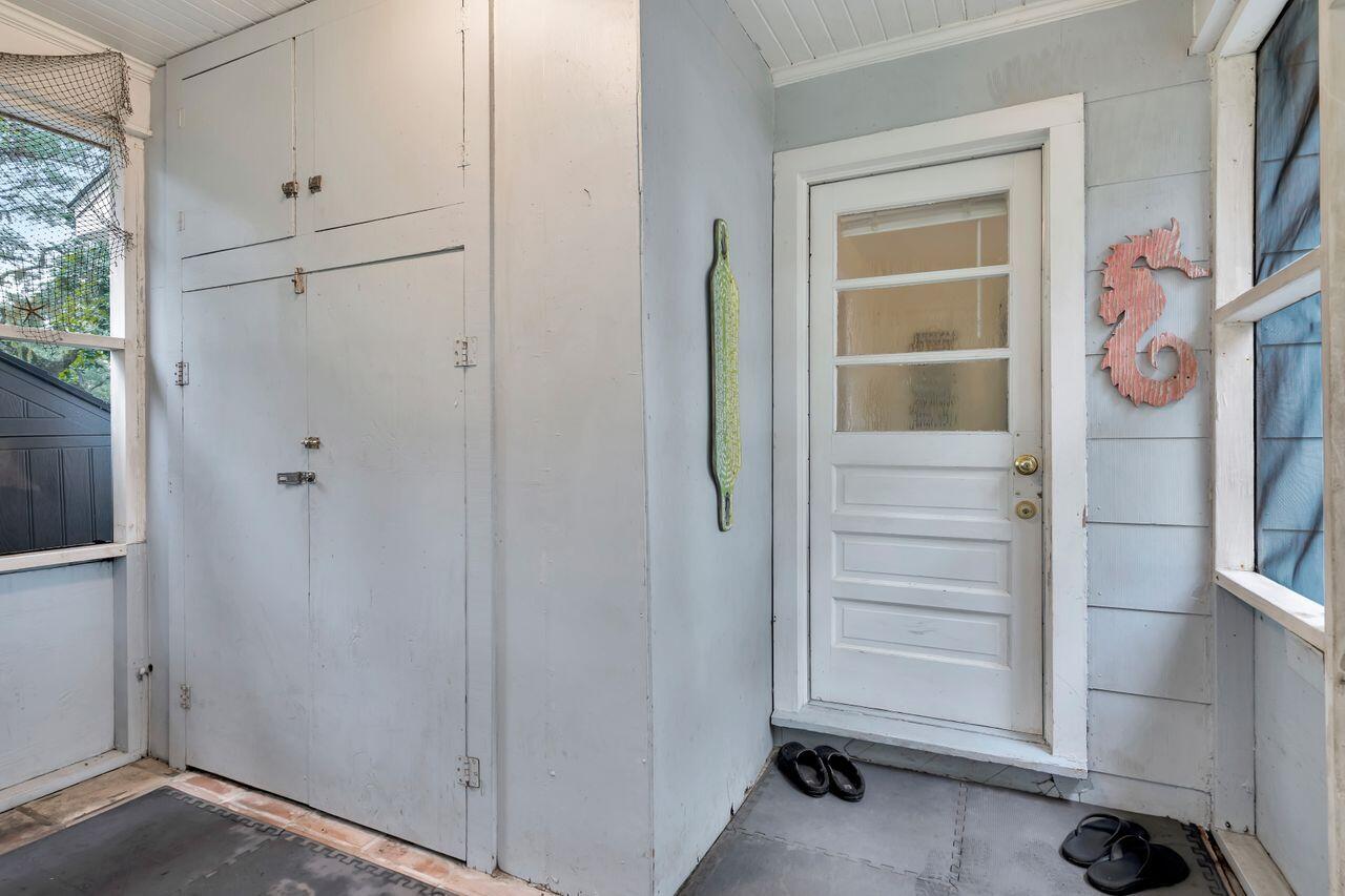 13382 Highway 20 Freeport, FL 32439 - Photo 26 of 31 a view of walk in closet with empty room