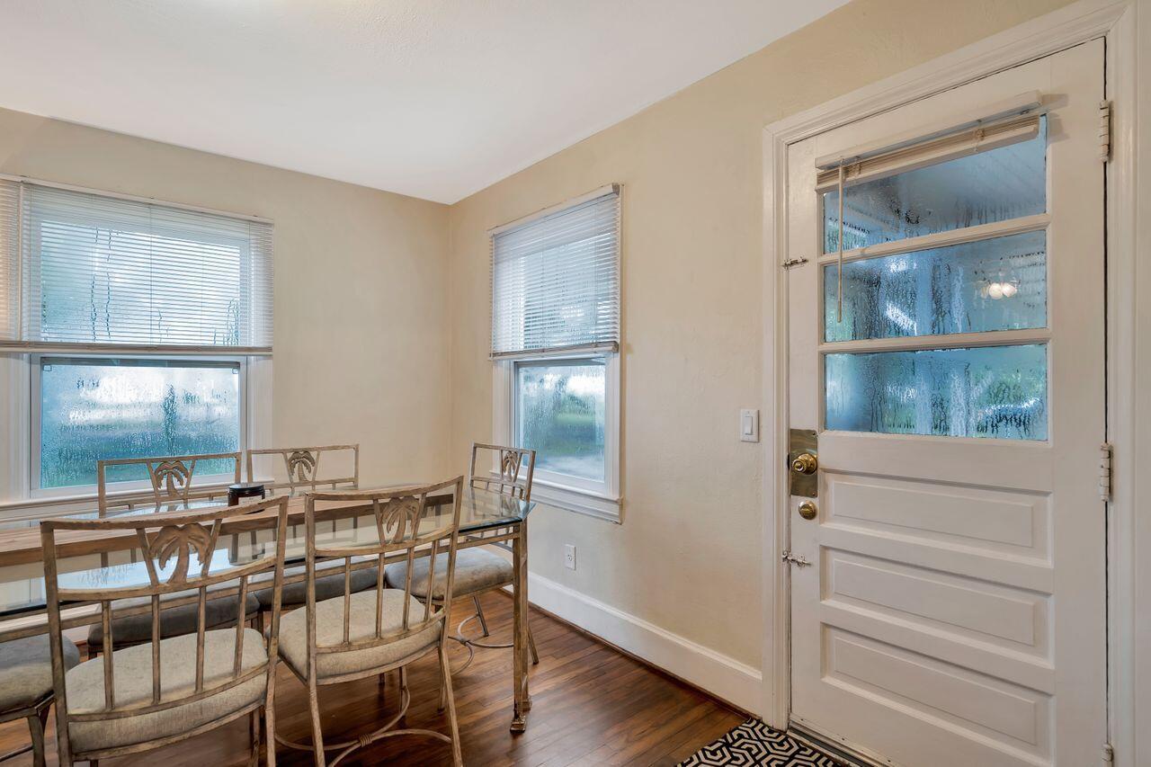 13382 Highway 20 Freeport, FL 32439 - Photo 10 of 31 a dining room with furniture and window